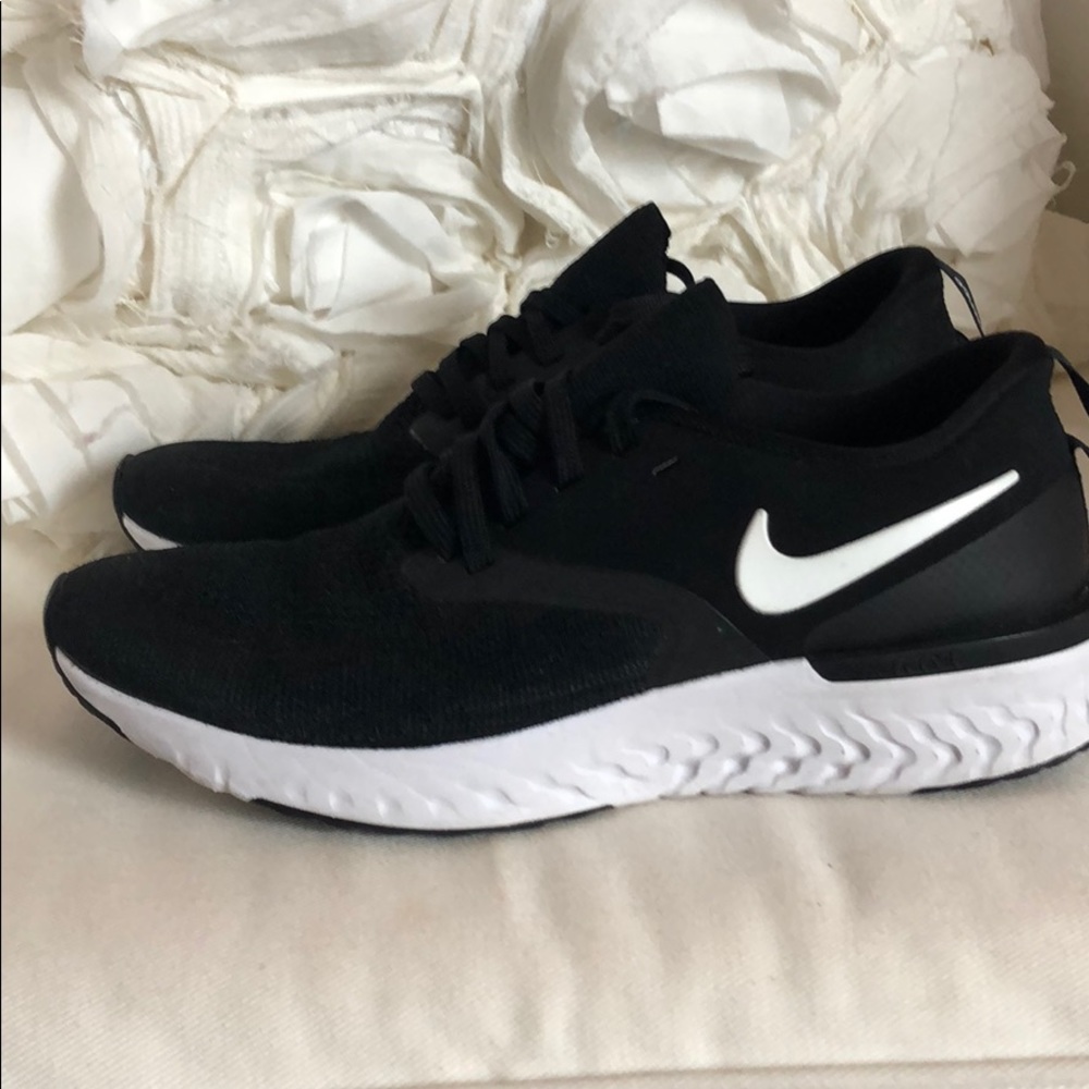 Nike Odyssey Like new!